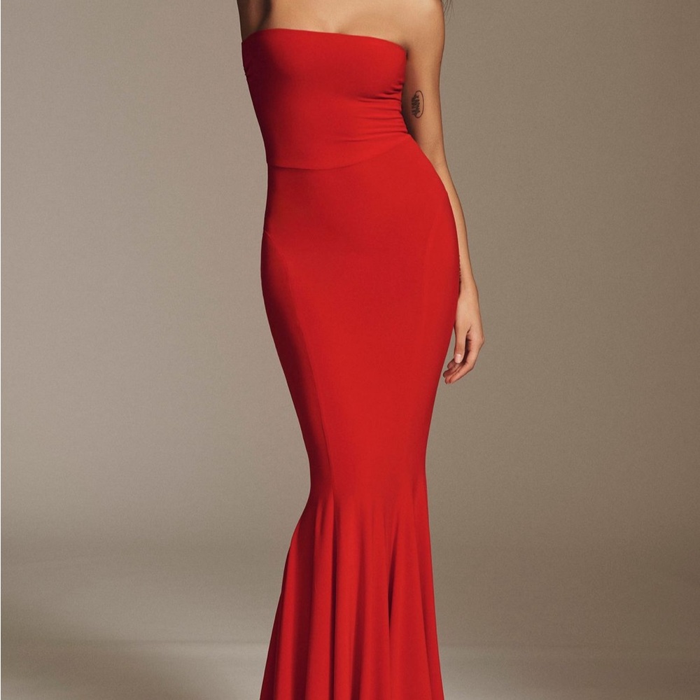 Norma Kamali Red Strapless Fishtail Stretch Jersey Maxi Dress